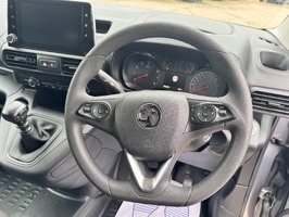 VAUXHALL COMBO 1.5 Turbo D 2300 Pro L1 H1 Euro 6 (s/s) 5dr - 3194 - 19