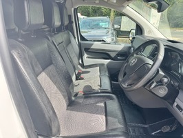 VAUXHALL VIVARO 1.5 Turbo D 2700 Sportive L1 H1 Euro 6 (s/s) 5dr - 3145 - 22