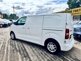 VAUXHALL VIVARO 1.5 Turbo D 2700 Sportive L1 H1 Euro 6 (s/s) 5dr - 3145 - 3