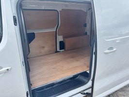 VAUXHALL VIVARO 1.5 Turbo D 2700 Sportive L1 H1 Euro 6 (s/s) 5dr - 3145 - 13