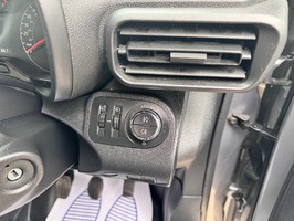 VAUXHALL COMBO 1.5 Turbo D 2300 Pro L1 H1 Euro 6 (s/s) 5dr - 3194 - 17