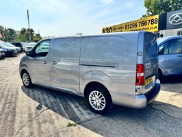 VAUXHALL VIVARO 2.0 Turbo D 3100 Pro L2 H1 Euro 6 (s/s) 6dr - 3153 - 3