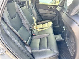 VOLVO XC60 RECHARGE T6 R-DESIGN AWD - 3136 - 24