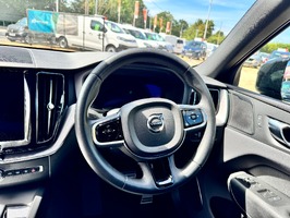 VOLVO XC60 RECHARGE T6 R-DESIGN AWD - 3136 - 19