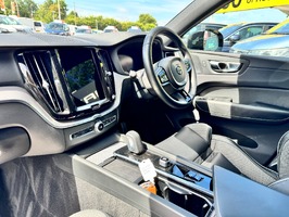 VOLVO XC60 RECHARGE T6 R-DESIGN AWD - 3136 - 17