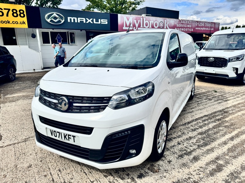 Used VAUXHALL VIVARO in Hampshire for sale