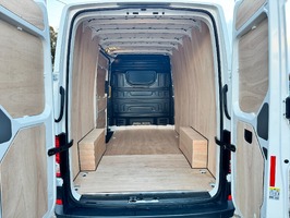 VOLKSWAGEN CRAFTER 2.0 TDI CR35 Commerce FWD L2 H2 (MWB) Euro 6 (s/s) 5dr - 3177 - 11