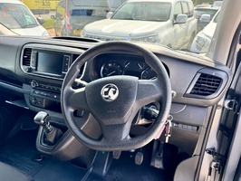 VAUXHALL VIVARO 2.0 Turbo D 3100 Pro L2 H1 Euro 6 (s/s) 6dr - 3153 - 17